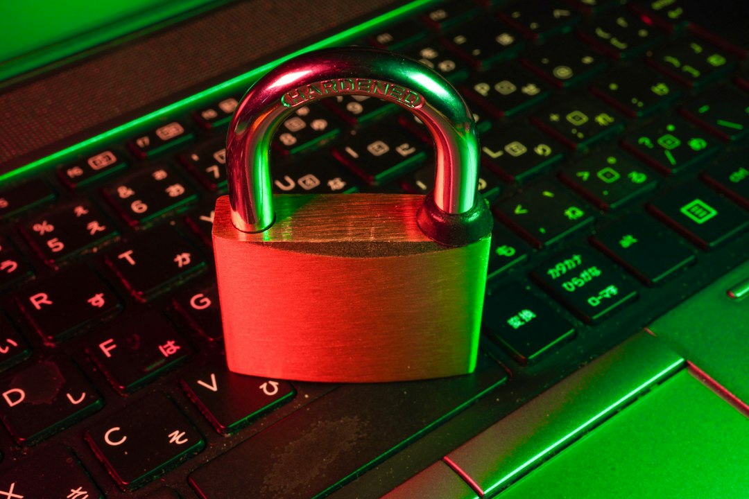 Cadenas rouge sur un clavier : RGPD et protection des données